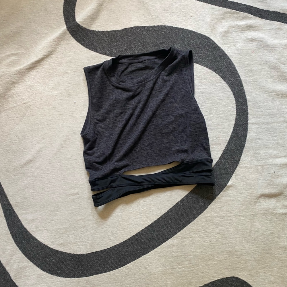 Black crop athletic top